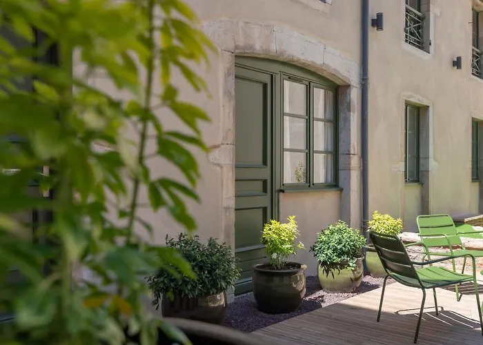 Le Vintage . Centre-Ville Macon . Atypique . Proche Gare . Wifi . Climatisation . Confortable .