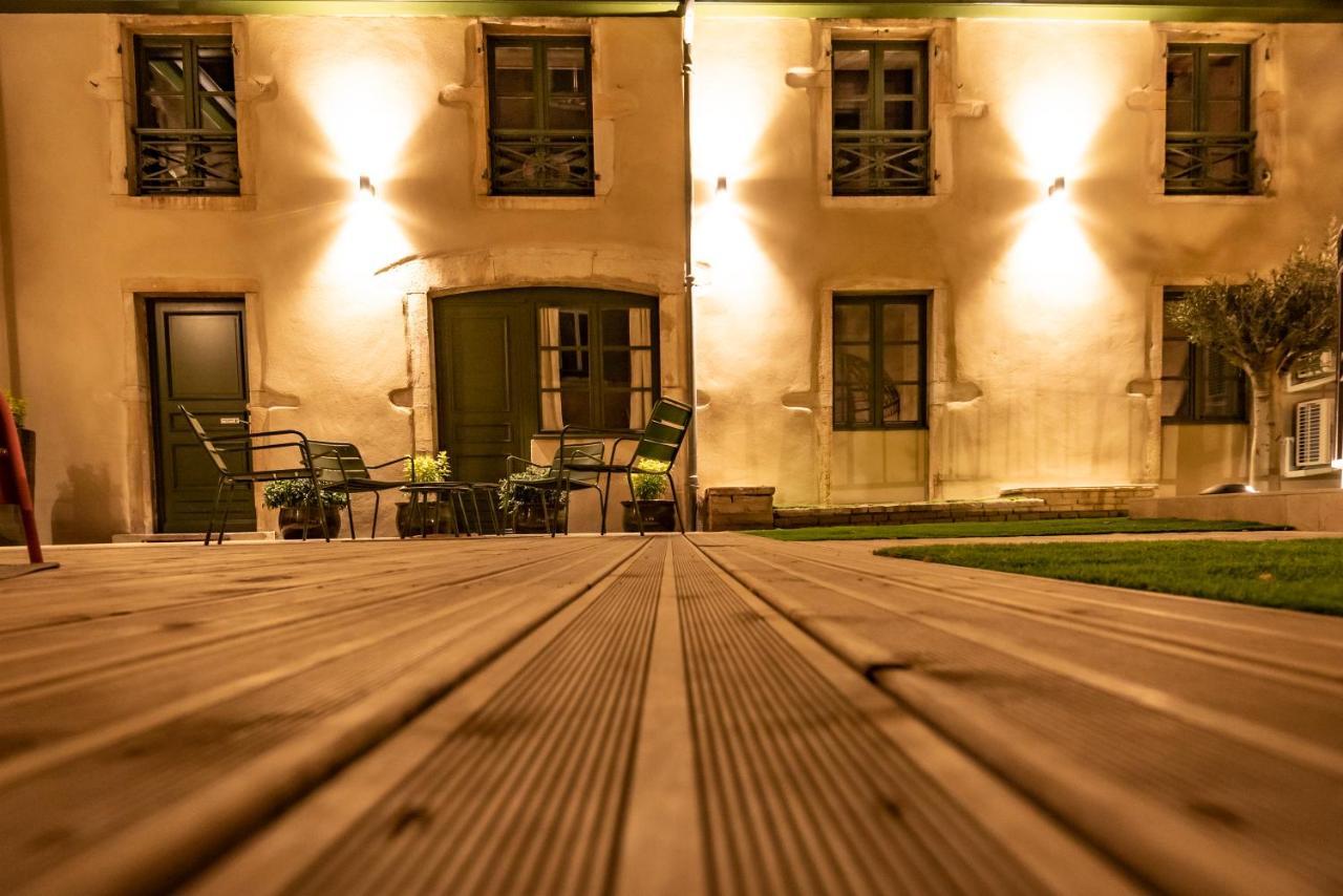 Le Vintage . Centre-ville . Atypique . Proche Gare . Wifi . Climatisation . Confortable . *