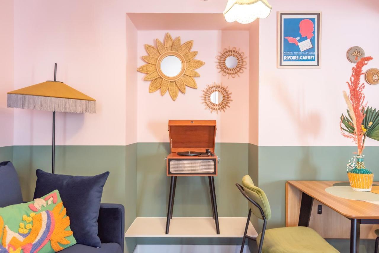 Le Vintage . Centre-ville . Atypique . Proche Gare . Wifi . Climatisation . Confortable . Appartement