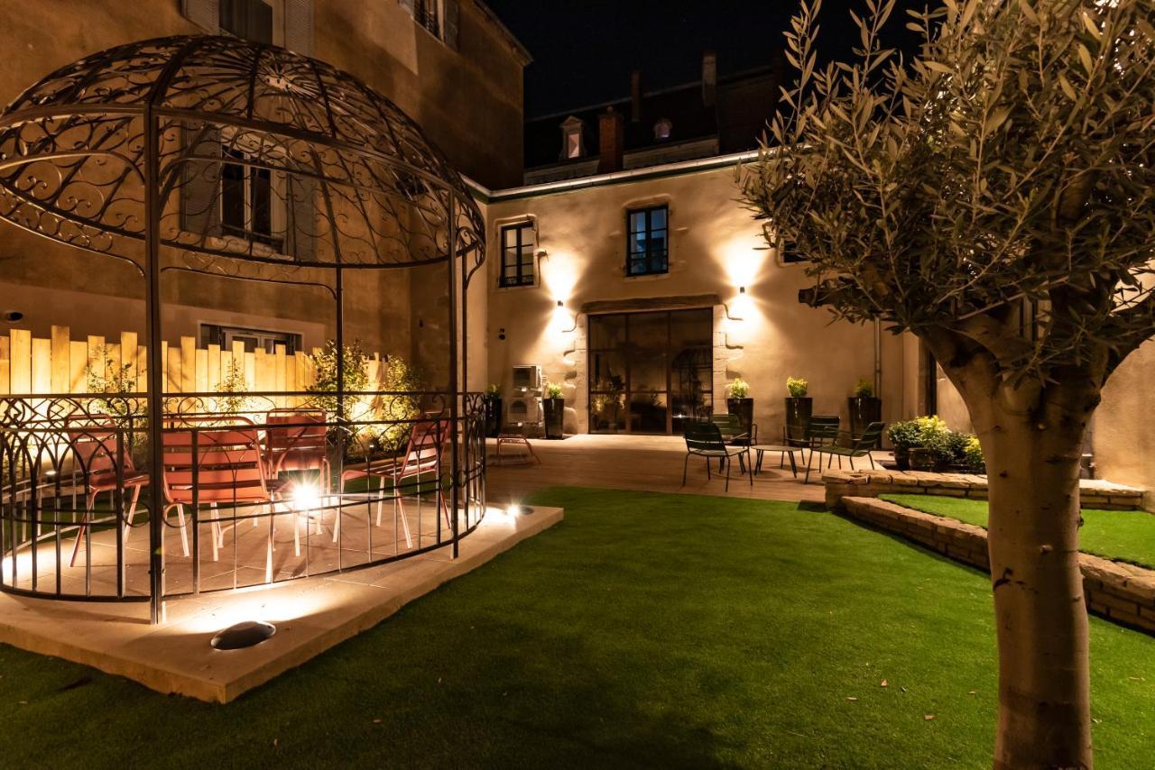 Le Vintage . Centre-ville . Atypique . Proche Gare . Wifi . Climatisation . Confortable .